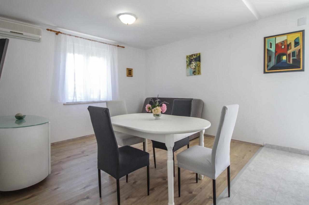 Apartment Tosca With Parking Rovinj Ngoại thất bức ảnh