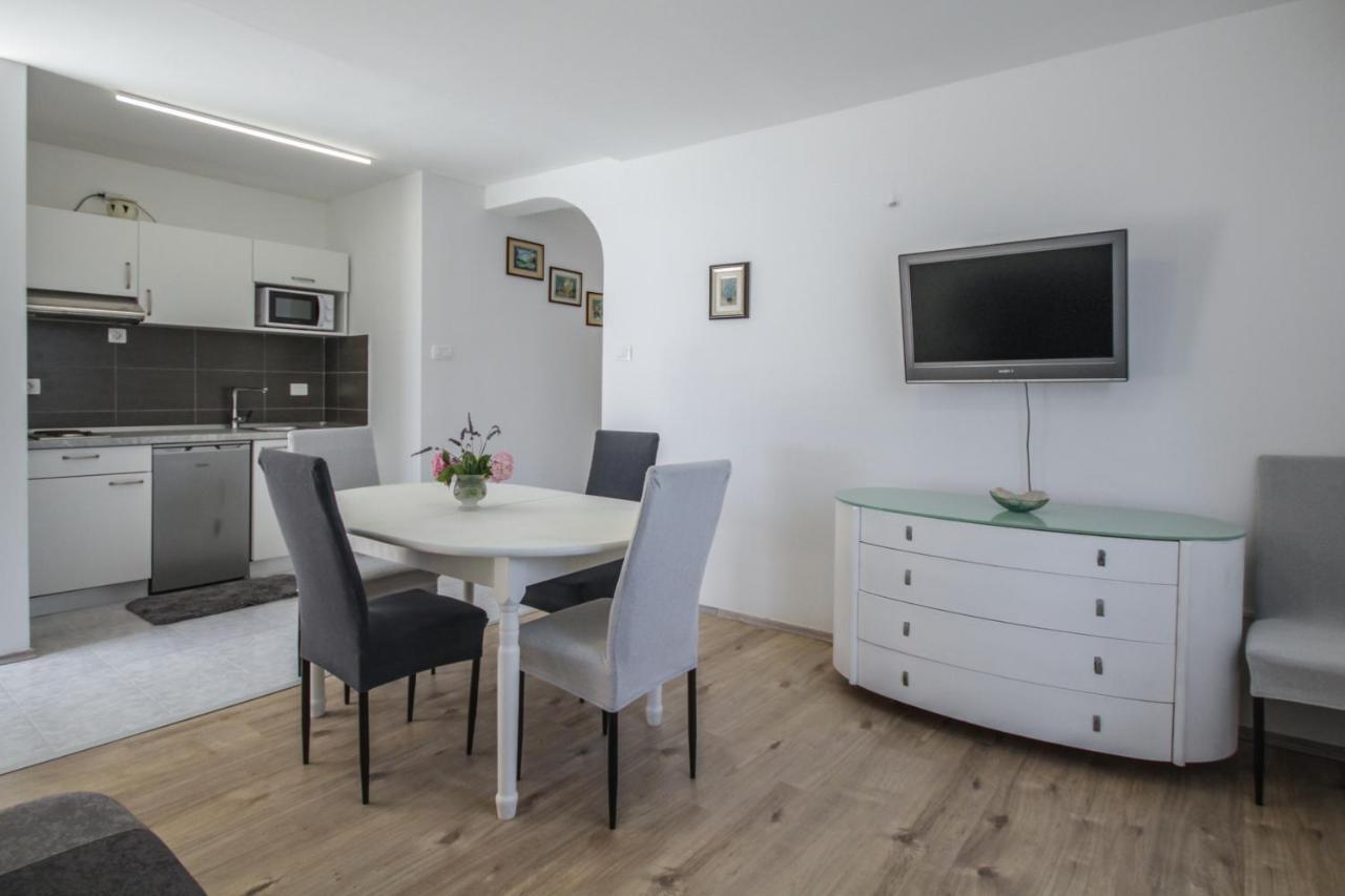 Apartment Tosca With Parking Rovinj Ngoại thất bức ảnh